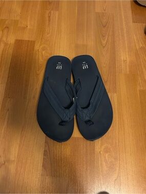 GAP Kids Dark Blue Flip-Flop Sandals